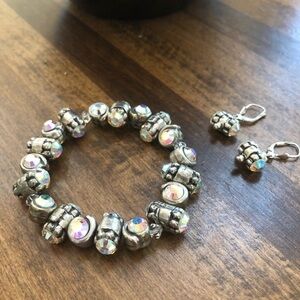Stunning bracelet & earrings set